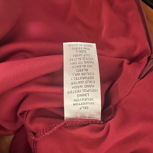 Maroon shorts - Picture 5 of 5